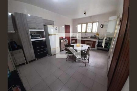 Casa à venda com 4 quartos, 334m² em Jardim Guanabara, Rio de Janeiro