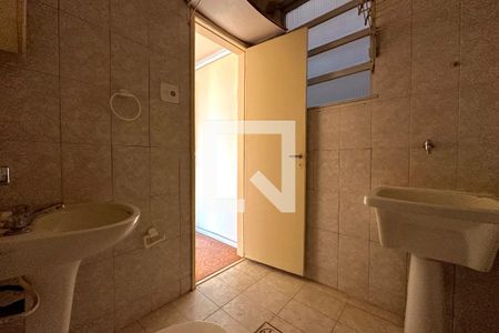 Banheiro de kitnet/studio à venda com 1 quarto, 34m² em Lapa, Rio de Janeiro