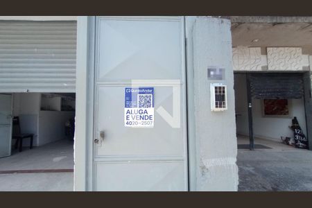 Placa de kitnet/studio para alugar com 1 quarto, 25m² em Taquara, Rio de Janeiro