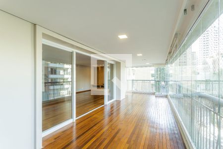 Varanda da Sala de apartamento à venda com 3 quartos, 226m² em Vila Nova Conceição, São Paulo