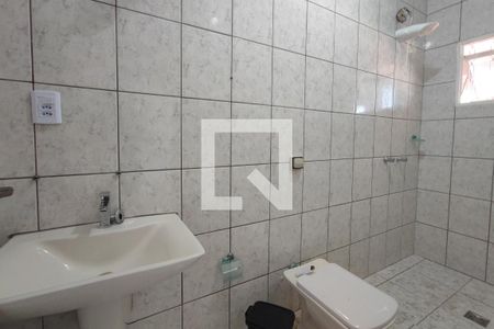 Banheiro Suíte de casa para alugar com 2 quartos, 220m² em Parque Santa Bárbara, Campinas