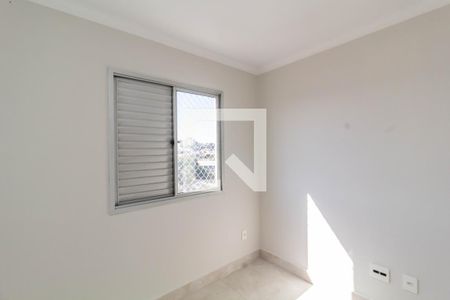 Quarto 1 de apartamento para alugar com 2 quartos, 52m² em Vila Taquari, São Paulo