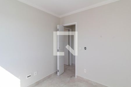 Quarto 1 de apartamento para alugar com 2 quartos, 52m² em Vila Taquari, São Paulo