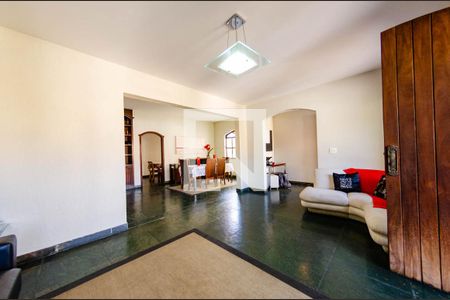 Sala de casa para alugar com 6 quartos, 352m² em São Bento, Belo Horizonte