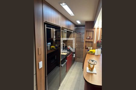 Apartamento à venda com 2 quartos, 78m² em Jardim Tupanci, Barueri