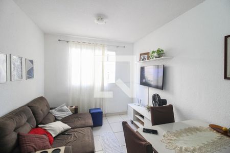 Sala de apartamento para alugar com 2 quartos, 45m² em Cerâmica, Nova Iguaçu