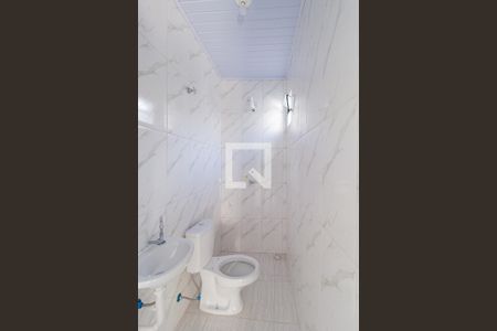 Banheiro de casa para alugar com 1 quarto, 65m² em Vila Santo Antônio, Carapicuíba