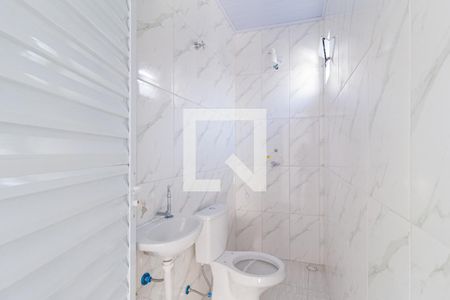 Banheiro de casa para alugar com 1 quarto, 65m² em Vila Santo Antônio, Carapicuíba