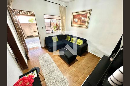 Sala de casa à venda com 3 quartos, 483m² em Coqueiros, Belo Horizonte