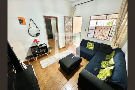 Sala de casa à venda com 3 quartos, 483m² em Coqueiros, Belo Horizonte