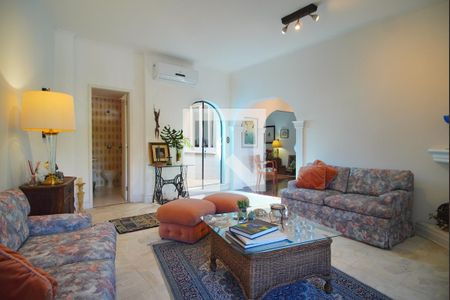 Sala de casa para alugar com 4 quartos, 320m² em Três Figueiras, Porto Alegre