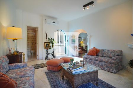 Sala de casa para alugar com 4 quartos, 320m² em Três Figueiras, Porto Alegre