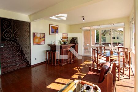 Sala de casa de condomínio para alugar com 6 quartos, 440m² em Itanhangá, Rio de Janeiro