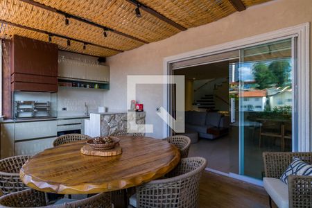 Sala de casa de condomínio à venda com 3 quartos, 230m² em Jardim Londrina, São Paulo