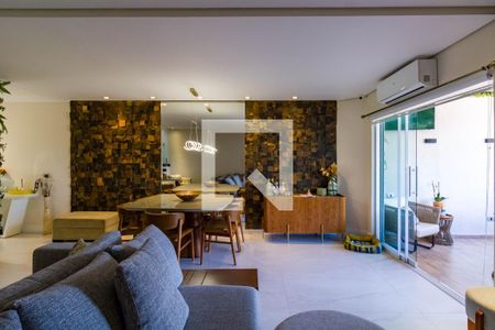 Sala de casa de condomínio à venda com 3 quartos, 230m² em Jardim Londrina, São Paulo