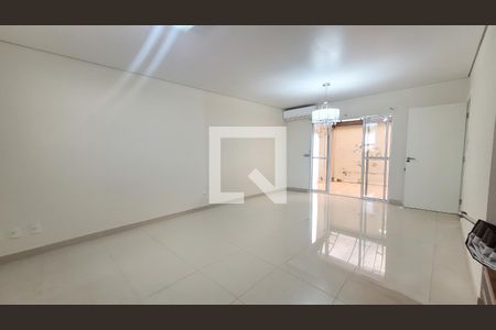 Sala de casa de condomínio à venda com 3 quartos, 150m² em Chácara Primavera, Campinas