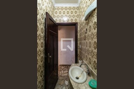 Lavabo de casa para alugar com 4 quartos, 300m² em Água Branca, São Paulo