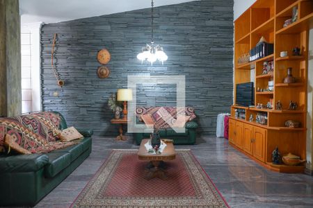 Sala de casa à venda com 2 quartos, 254m² em São Salvador, São Paulo