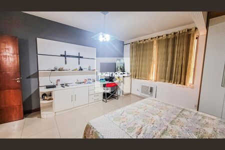 Casa à venda com 4 quartos, 300m² em Taquara, Rio de Janeiro