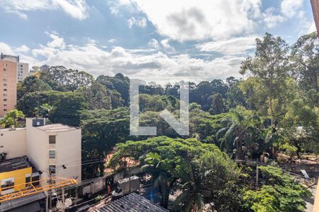 Vista Sala de apartamento à venda com 3 quartos, 110m² em Cerqueira César, São Paulo