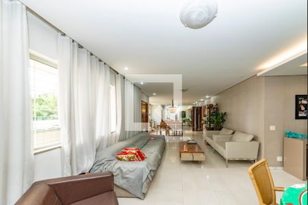 Sala de casa à venda com 4 quartos, 350m² em Gutierrez, Belo Horizonte