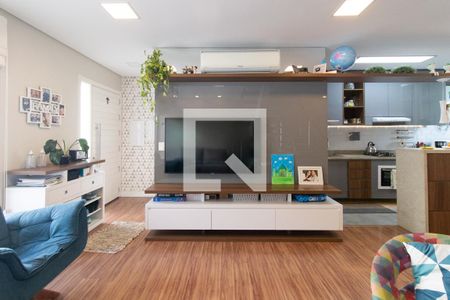 Sala de casa de condomínio à venda com 3 quartos, 197m² em Glória, Porto Alegre