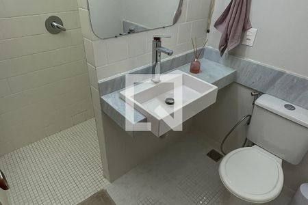 Banheiro de kitnet/studio à venda com 1 quarto, 73m² em Santo Agostinho, Belo Horizonte