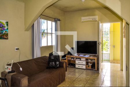 Sala de casa à venda com 2 quartos, 180m² em Cascata, Porto Alegre