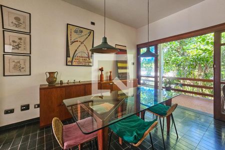 Sala de casa para alugar com 4 quartos, 336m² em Jardim Virginia, Guarujá