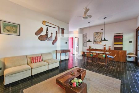 Sala de casa para alugar com 4 quartos, 336m² em Jardim Virginia, Guarujá