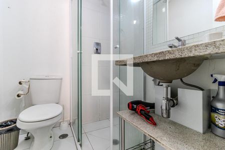 Banheiro de kitnet/studio para alugar com 1 quarto, 22m² em Centro Histórico de São Paulo, São Paulo