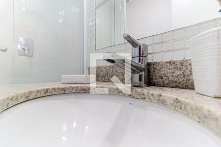 Banheiro de kitnet/studio para alugar com 1 quarto, 22m² em Centro Histórico de São Paulo, São Paulo