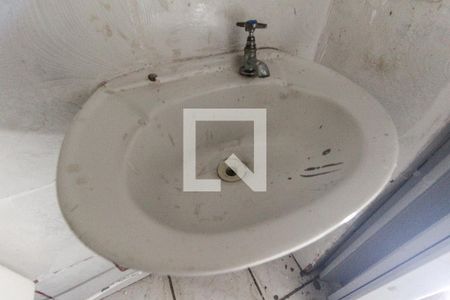 Banheiro de casa para alugar com 1 quarto, 20m² em Jardim Guaianazes, São Paulo