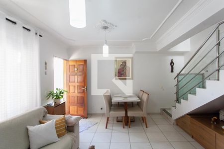 Sala de casa à venda com 3 quartos, 103m² em São Sebastião, Belo Horizonte