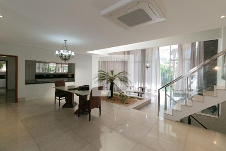 Sala de Estar / Jantar de casa à venda com 5 quartos, 607m² em Braúnas, Belo Horizonte