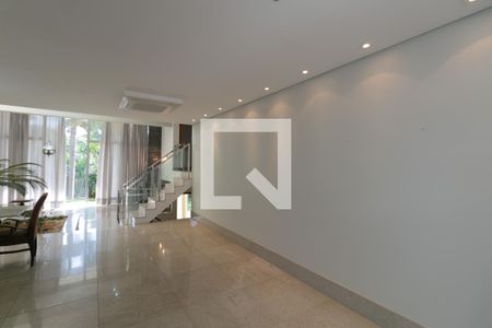 Sala de TV de casa à venda com 5 quartos, 607m² em Braúnas, Belo Horizonte