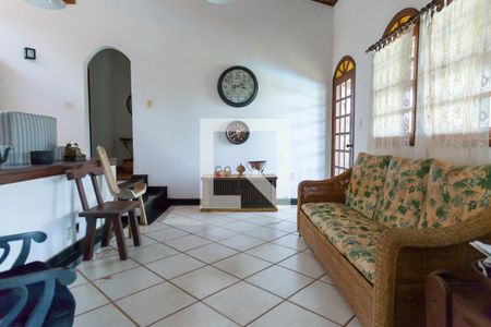 Sala de casa de condomínio à venda com 4 quartos, 250m² em Retiro do Chale, Brumadinho