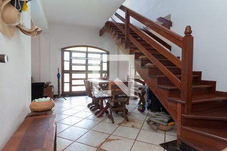 Sala de casa de condomínio à venda com 4 quartos, 250m² em Retiro do Chale, Brumadinho