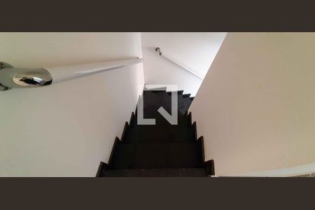 Escada de apartamento à venda com 2 quartos, 65m² em Veloso, Osasco