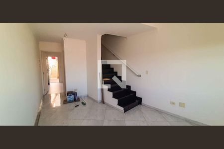 Sala de apartamento à venda com 2 quartos, 65m² em Veloso, Osasco