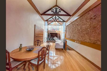 Sala de casa à venda com 2 quartos, 300m² em Lapa, Rio de Janeiro