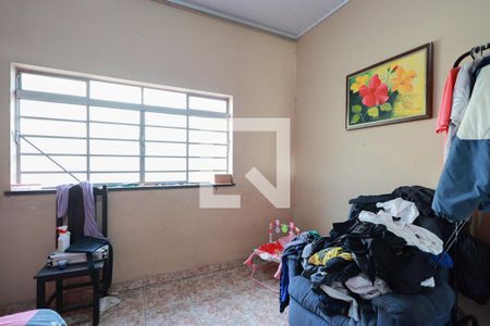 Quarto 1 de casa para alugar com 2 quartos, 1000m² em Vila Prado, São Paulo