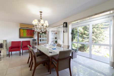 Sala de casa de condomínio à venda com 3 quartos, 420m² em Vila Conceição, Porto Alegre