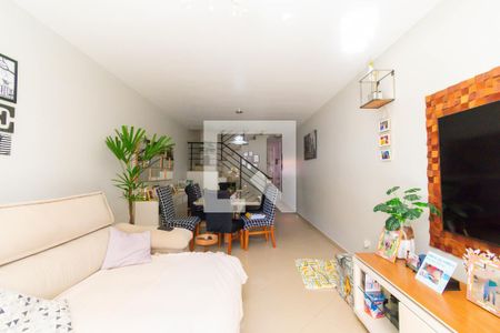 Sala de casa de condomínio à venda com 3 quartos, 163m² em Vila Ema, São Paulo