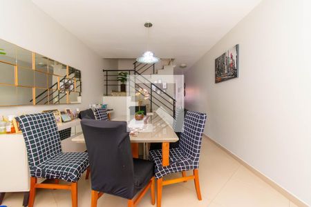 Sala de casa de condomínio à venda com 3 quartos, 163m² em Vila Ema, São Paulo