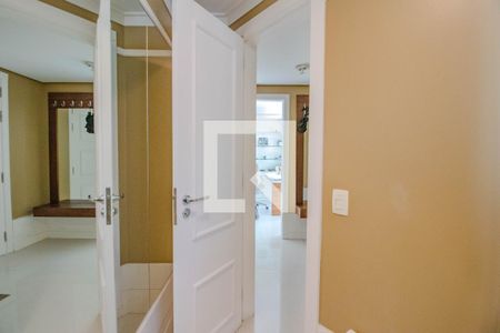 Lavabo de casa de condomínio à venda com 3 quartos, 559m² em Boa Vista, Porto Alegre