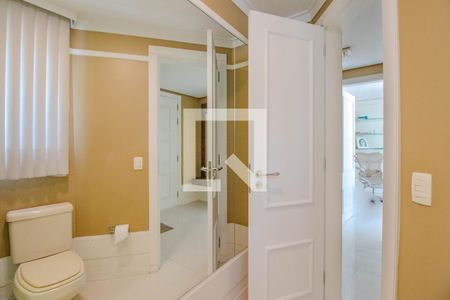 Lavabo de casa de condomínio à venda com 3 quartos, 559m² em Boa Vista, Porto Alegre