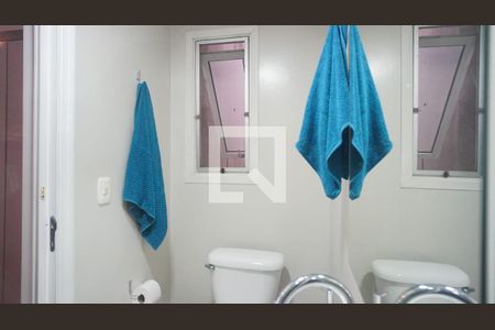 Banheiro de apartamento à venda com 1 quarto, 36m² em Farrapos, Porto Alegre