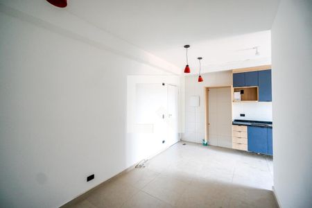 Sala e cozinha de apartamento à venda com 2 quartos, 49m² em Vila Fernandes, São Paulo