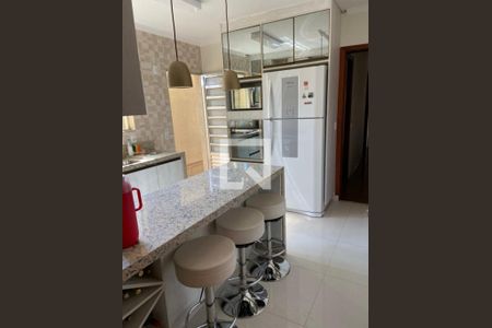 Casa à venda com 4 quartos, 250m² em Vila Nair, São Paulo